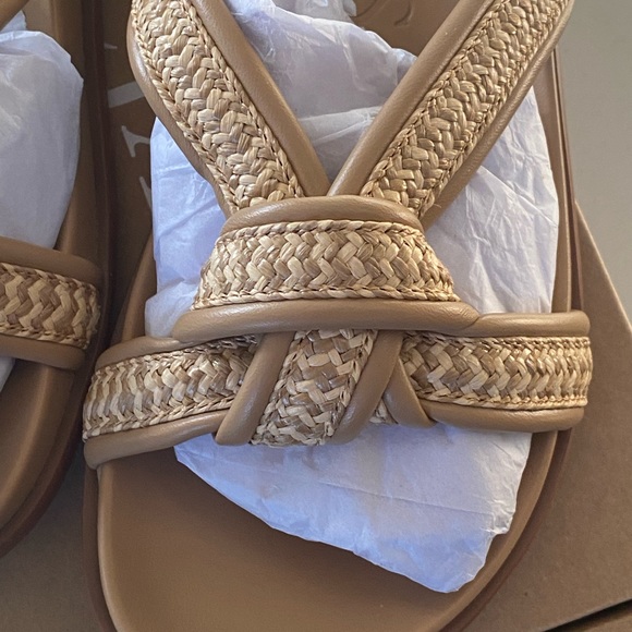 ERIC JAVITS NIB NOTTI RAFFIA PADDED SLIDE IN PEANUT Size 8 Retail $145 - Picture 4 of 10